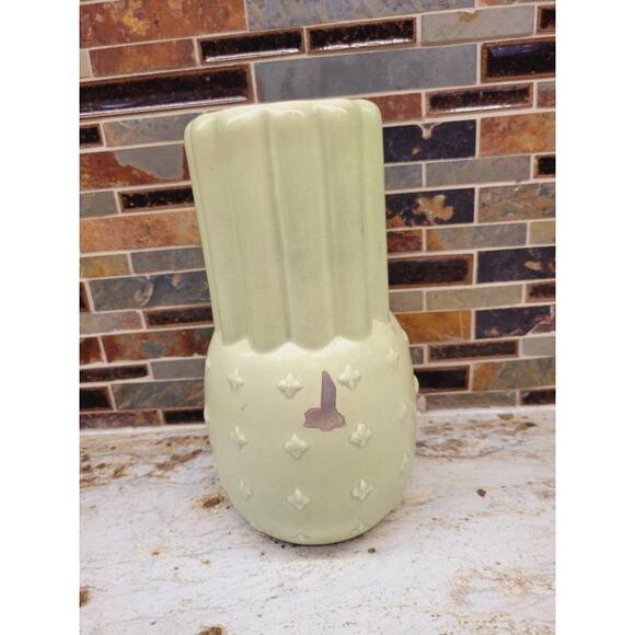 Vintage Red Wing Vase 1197, Green White Ribbed Pottery, Star with Ribs, Label - Picture 2 of 5